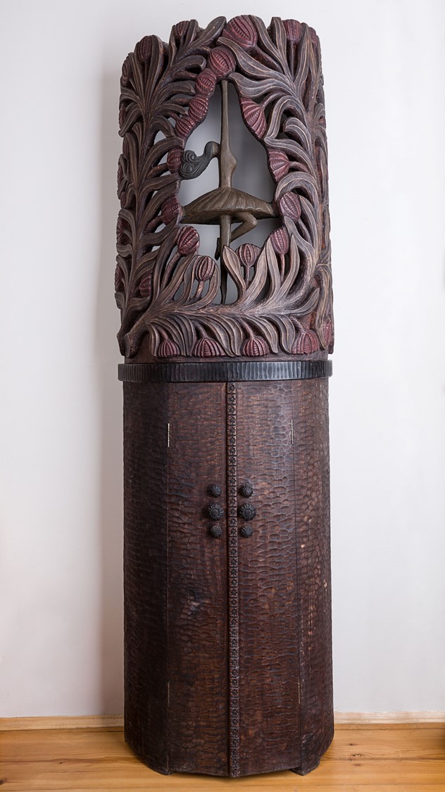 image of an ornamental liquor bar cabinet