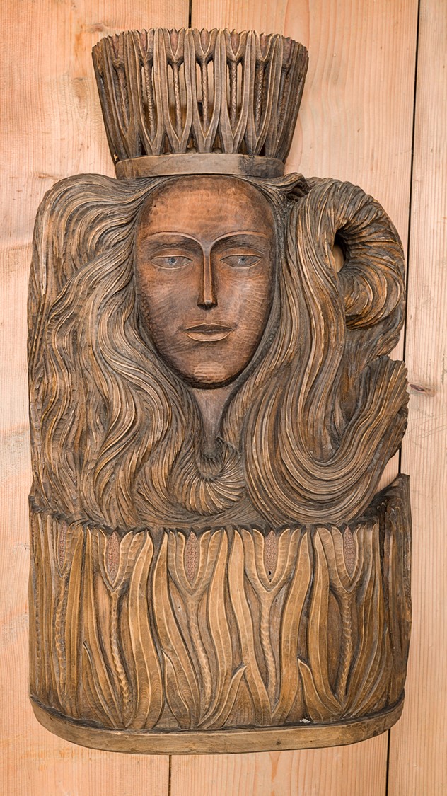 image of a sculpture in wood from the Queen of the Pieniny Mountains series