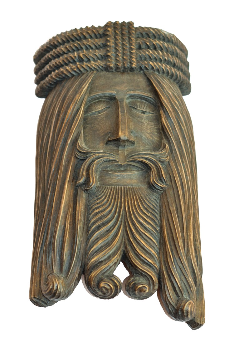 image of a sculpture in wood presenting Christ